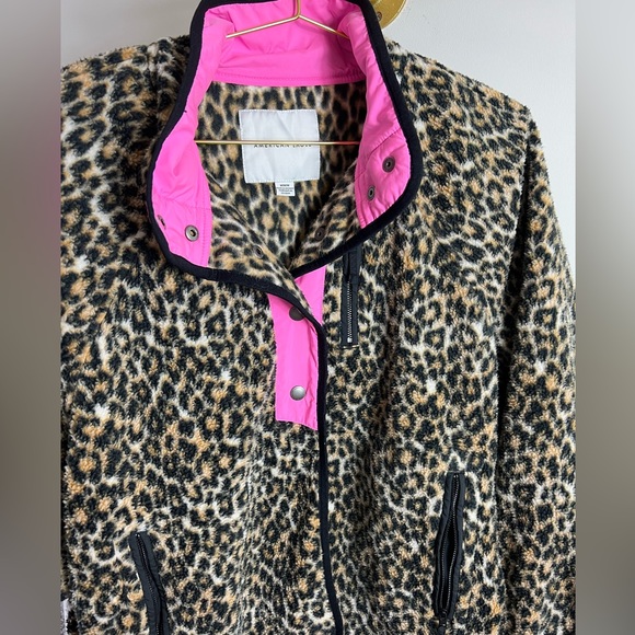 Cheetah print button up jacket with pop of neon pink - Picture 5 of 5